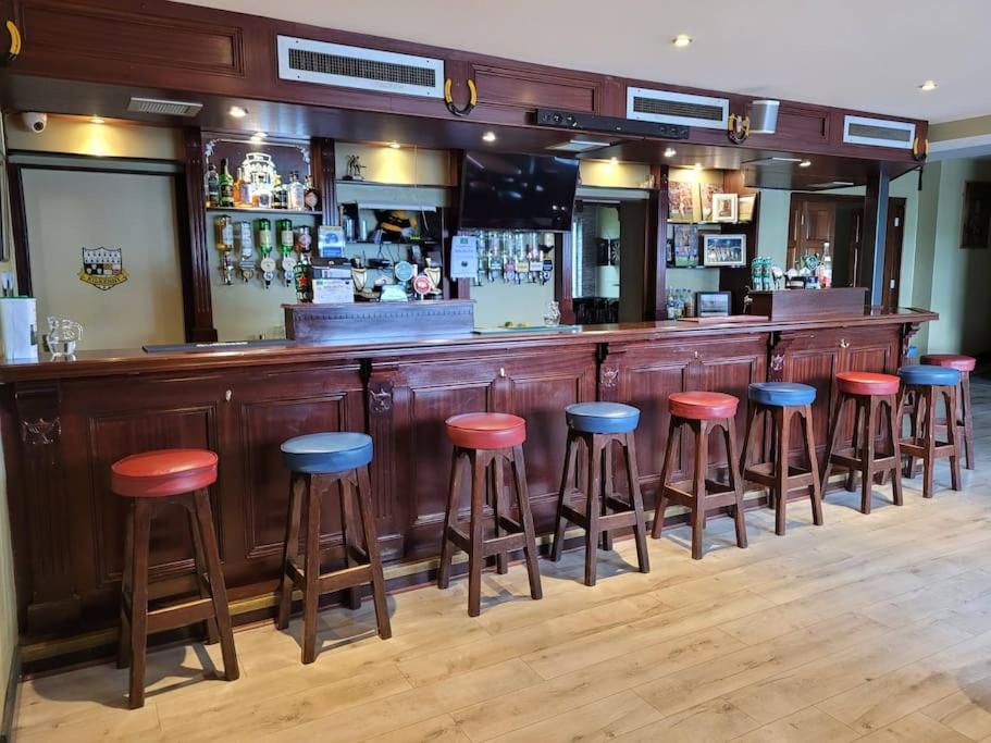 Caman Inn Κίλκενι Εξωτερικό φωτογραφία